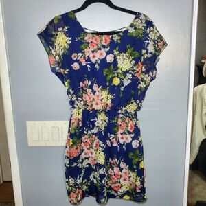 City Triangles Floral dress S.